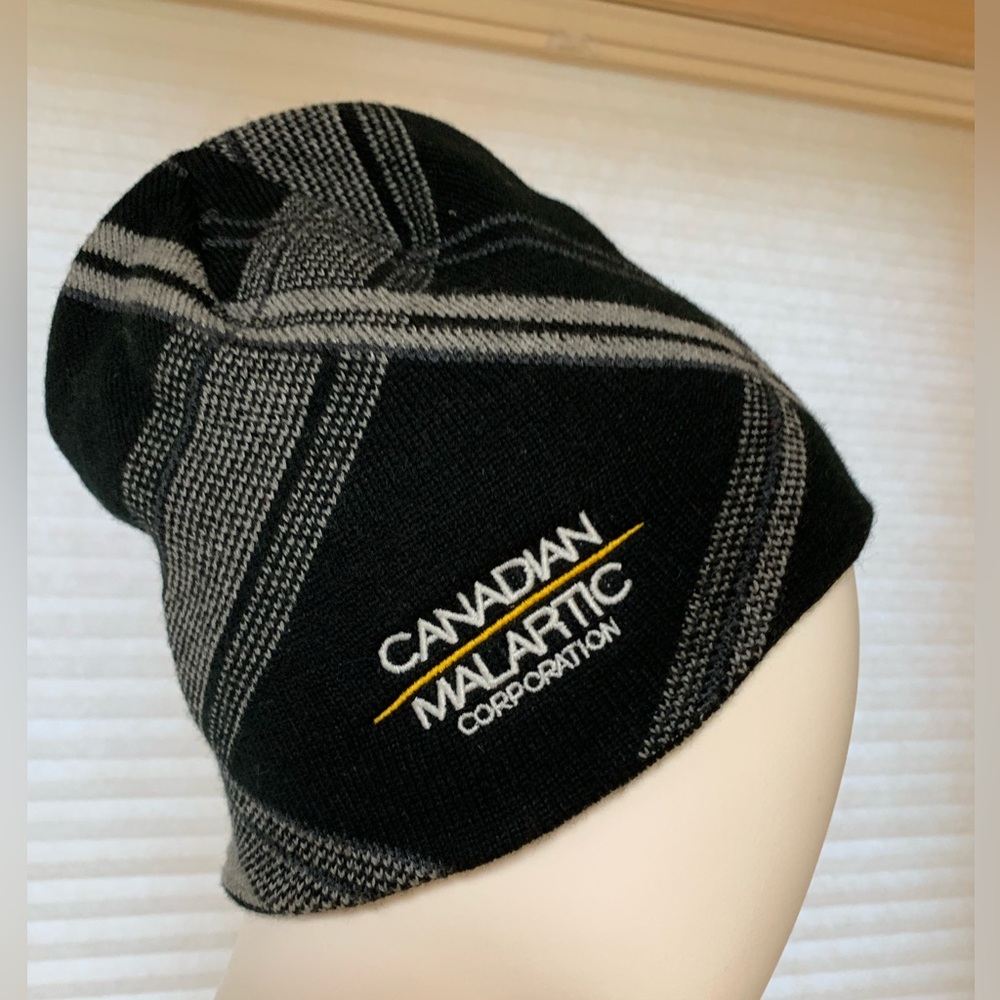 FITS beanie hat Black Like New